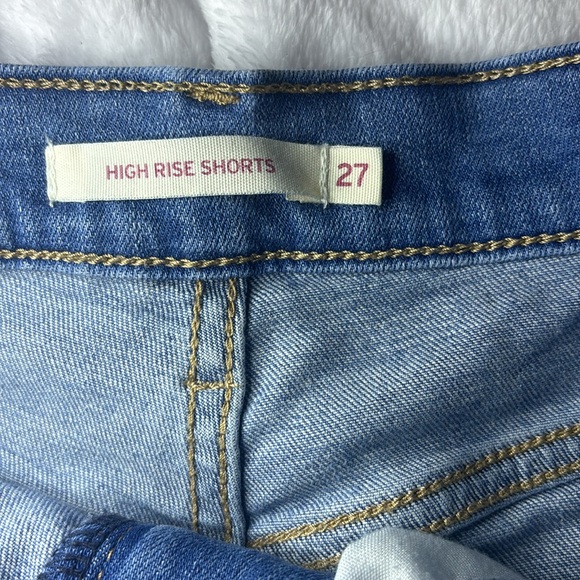 Levi high rise shorts - Picture 3 of 3